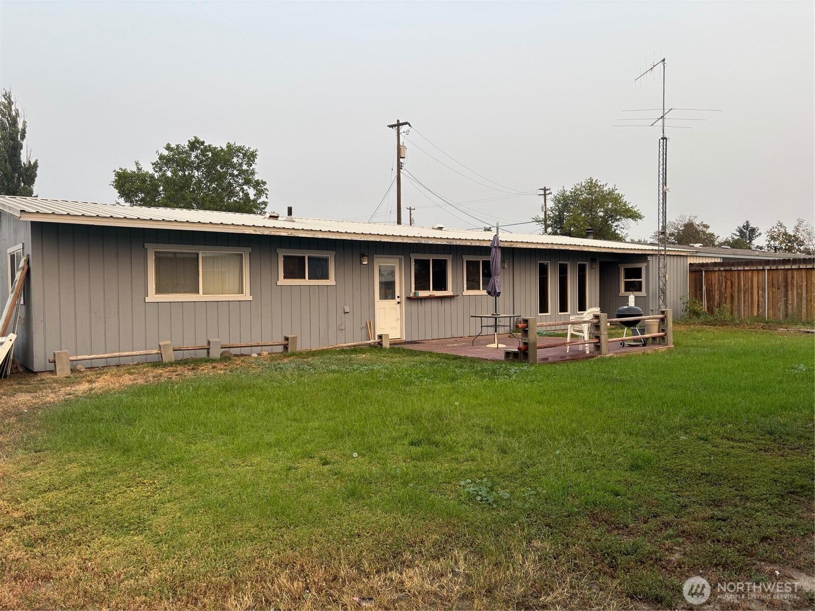 B Bong Lp, Moses Lake, WA 98837