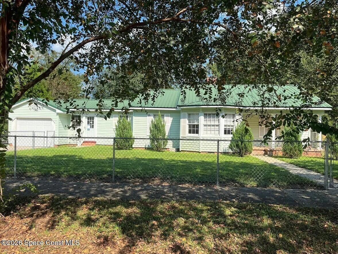 5th St, Chipley, FL 32428