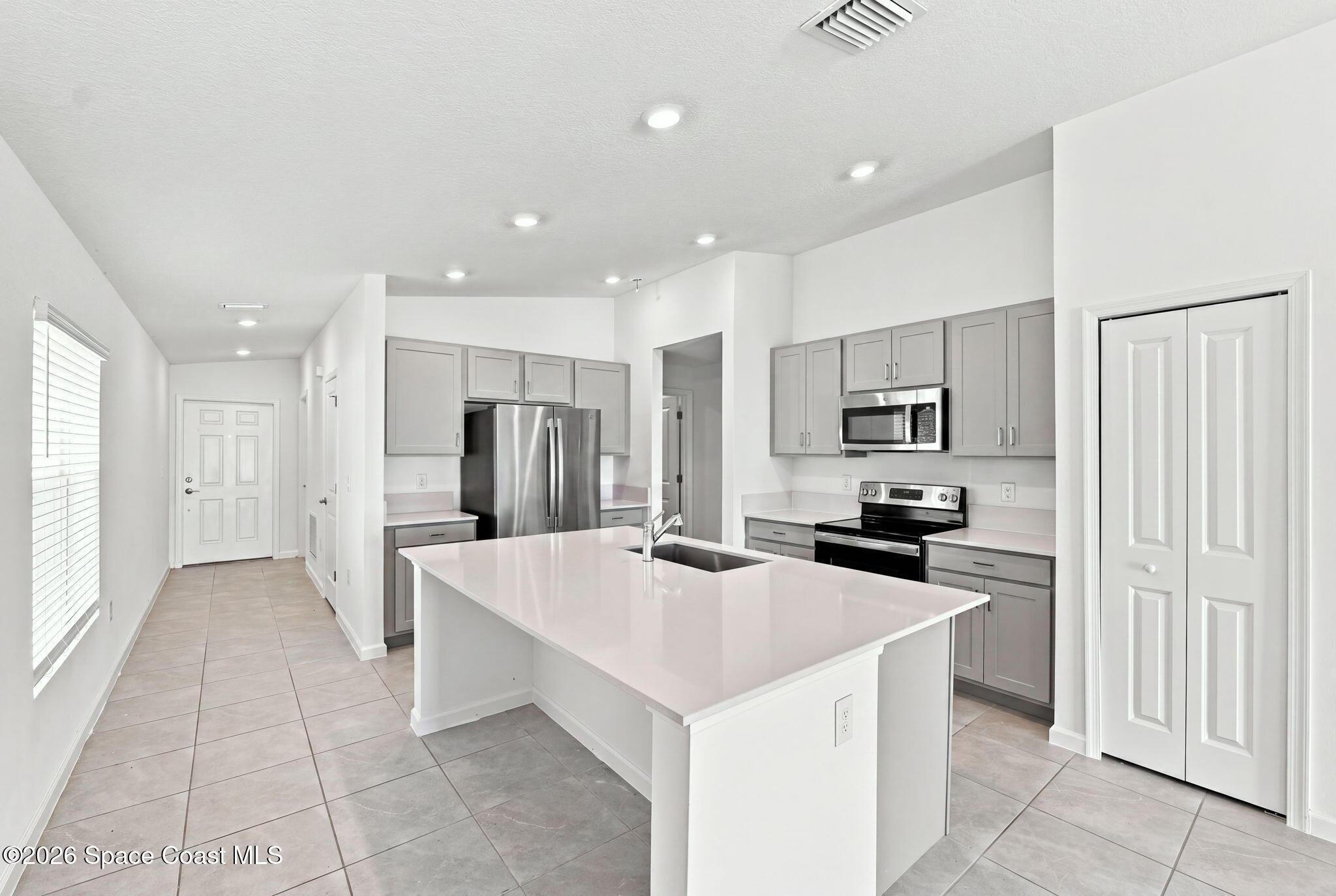 Colebrook Cir Sw, Palm Bay, FL 32908