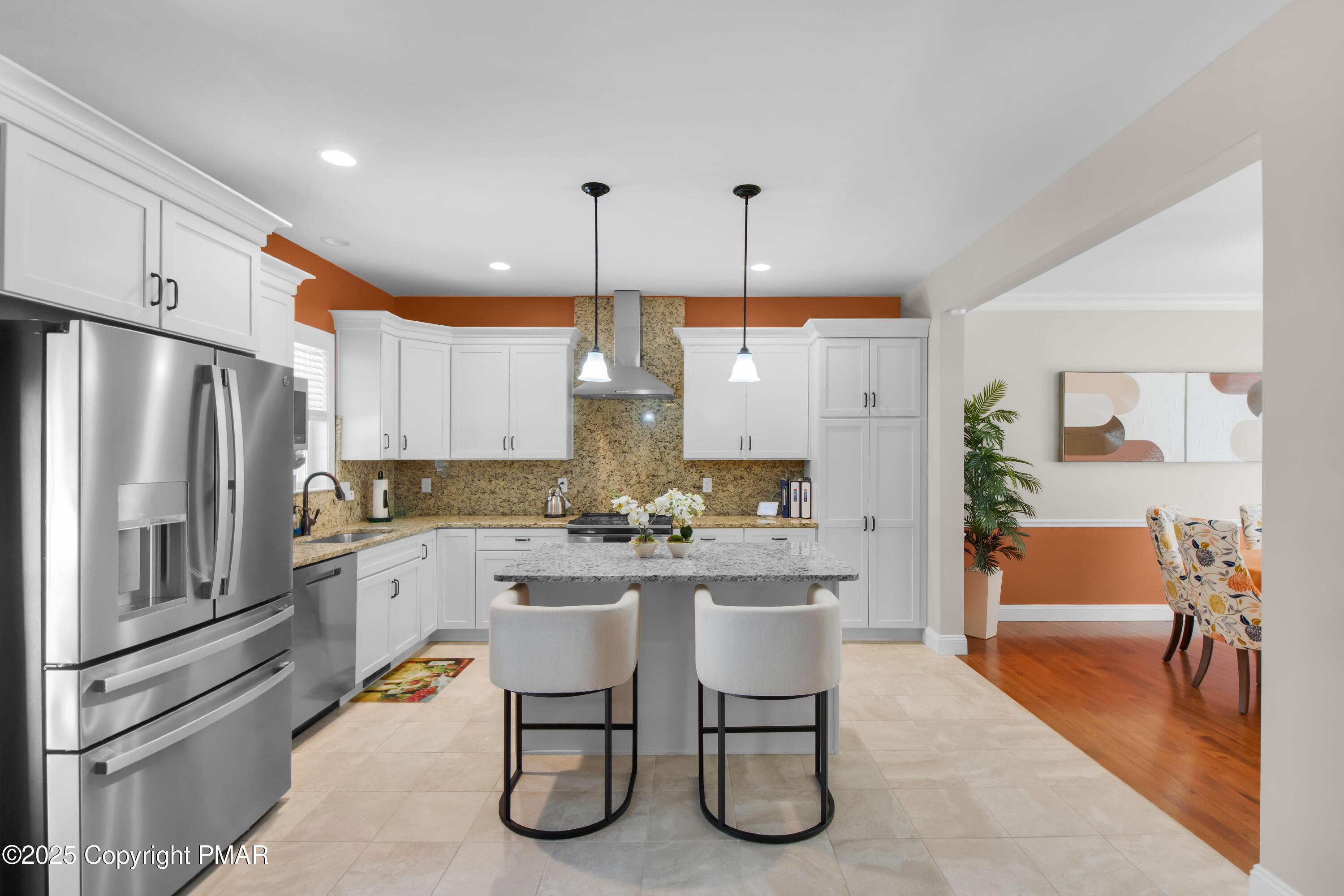 Canterbury Cir, Blakeslee, PA 18610