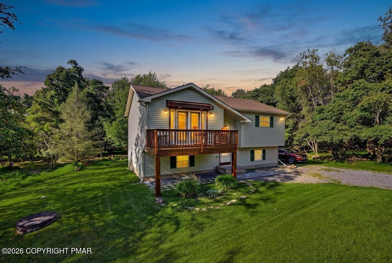 Denise Ct, Albrightsville, PA 18210