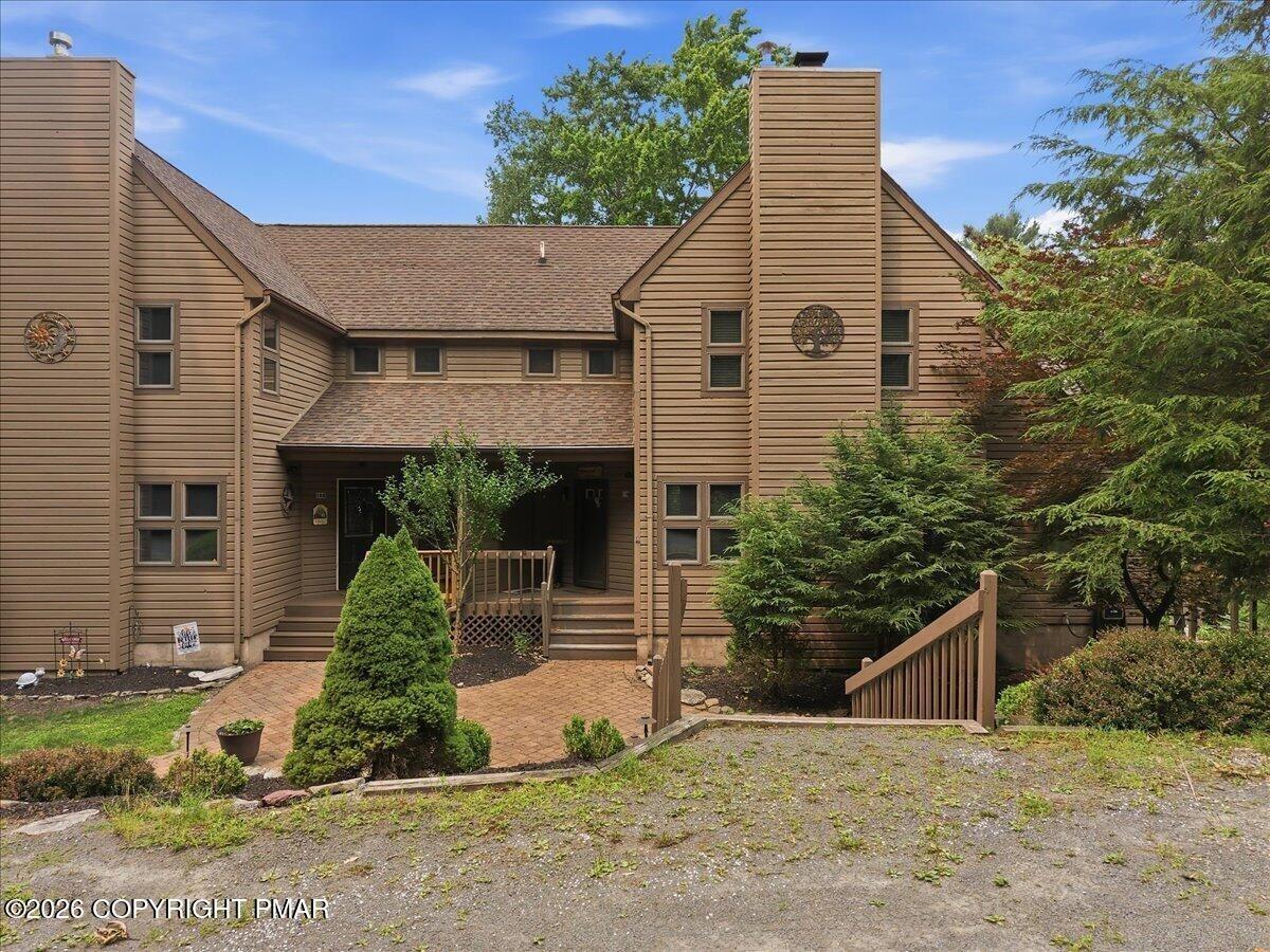 Woodmont Cir, Greentown, PA 18426