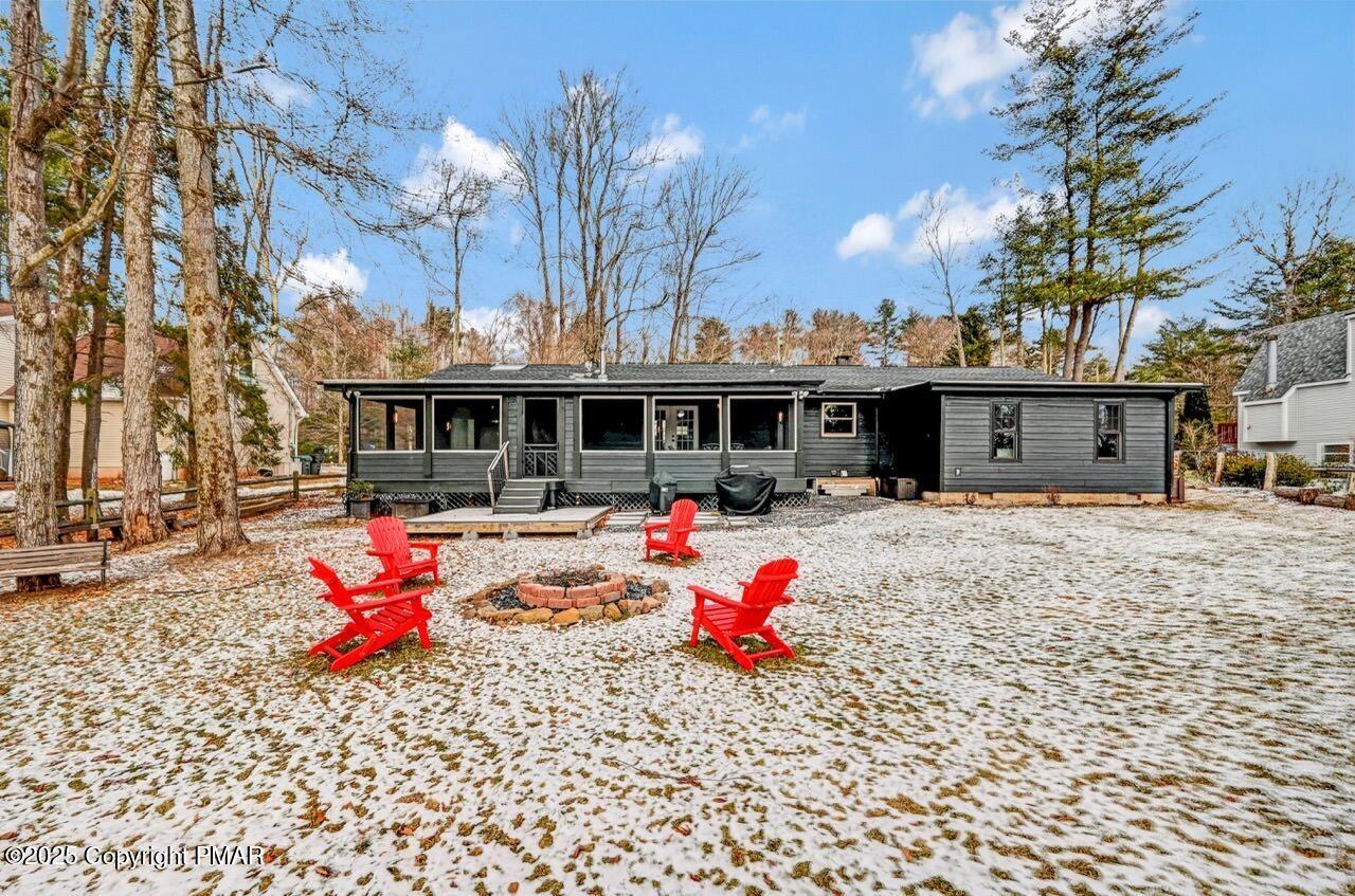 Elm Dr, Blakeslee, PA 18610