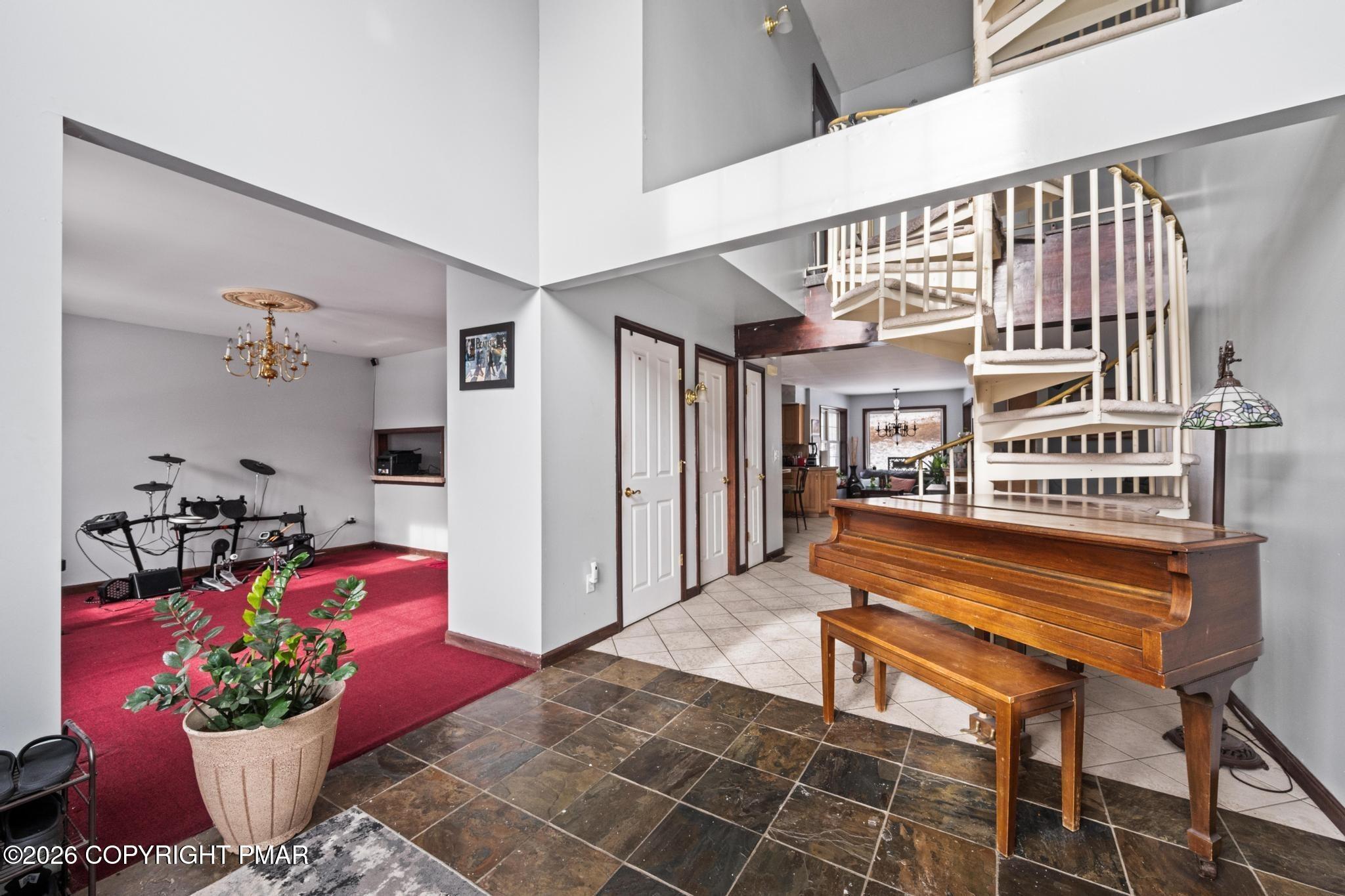 Old Kettle Ct, Stroudsburg, PA 18360