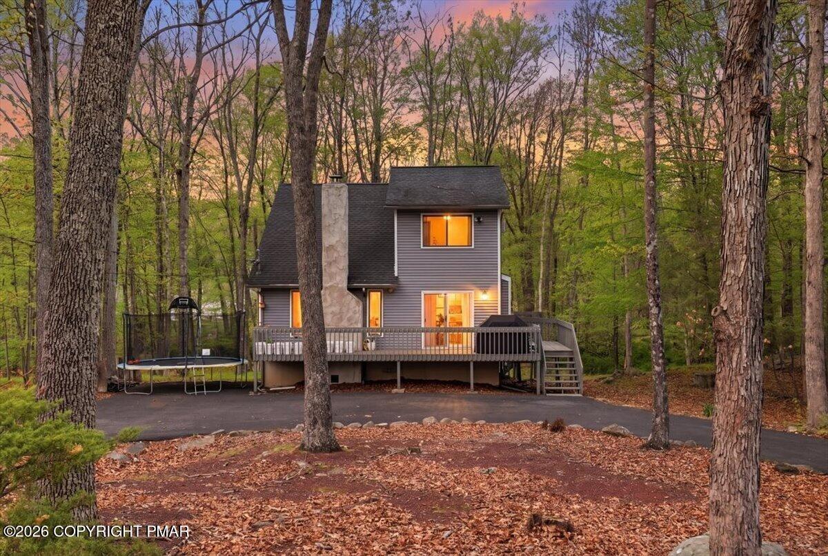 Dunchurch Dr, Bushkill, PA 18324