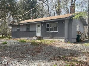 Briarcliff Ter, Tobyhanna, PA 18466