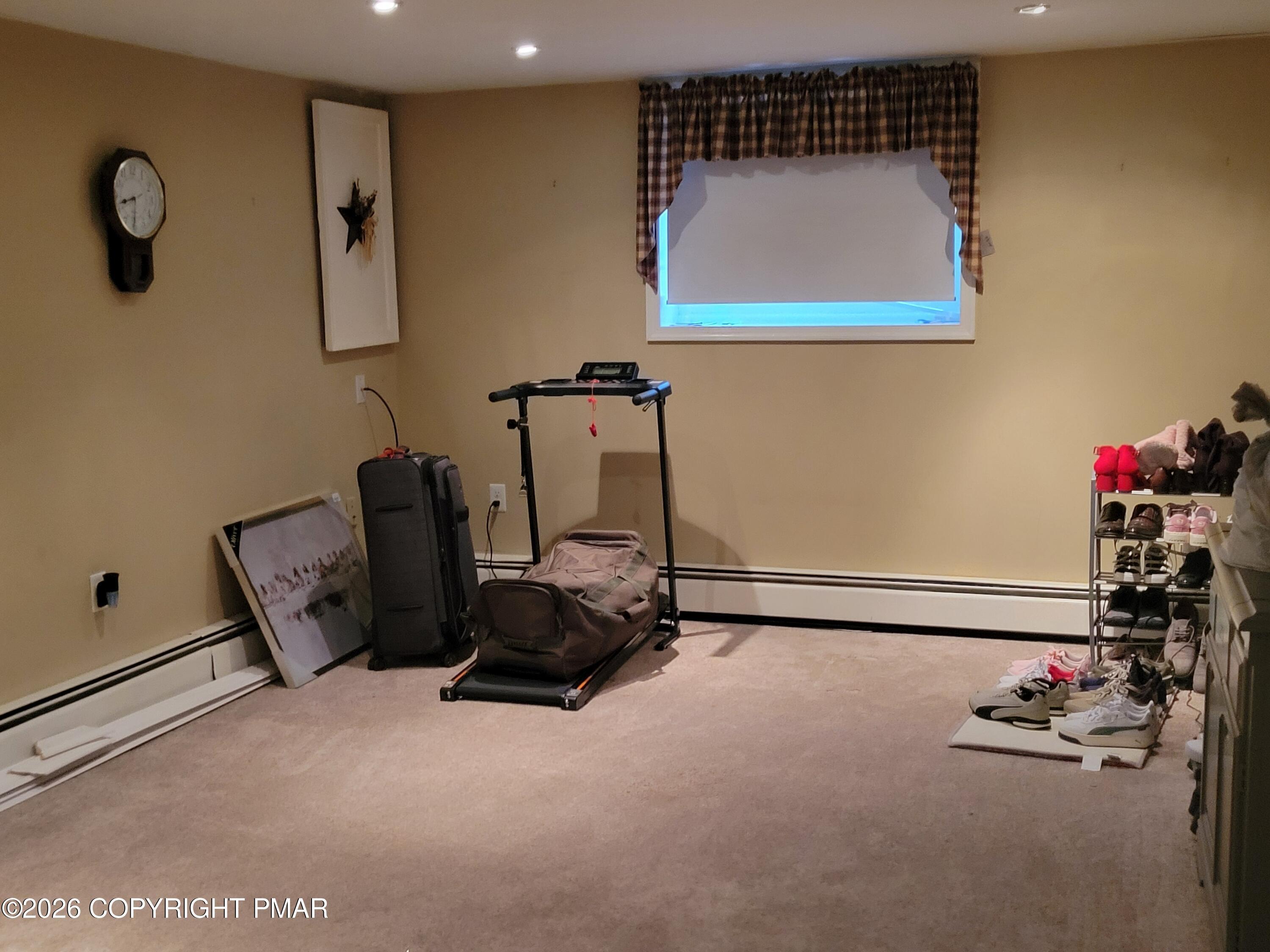 Chandus Way, Tobyhanna, PA 18466