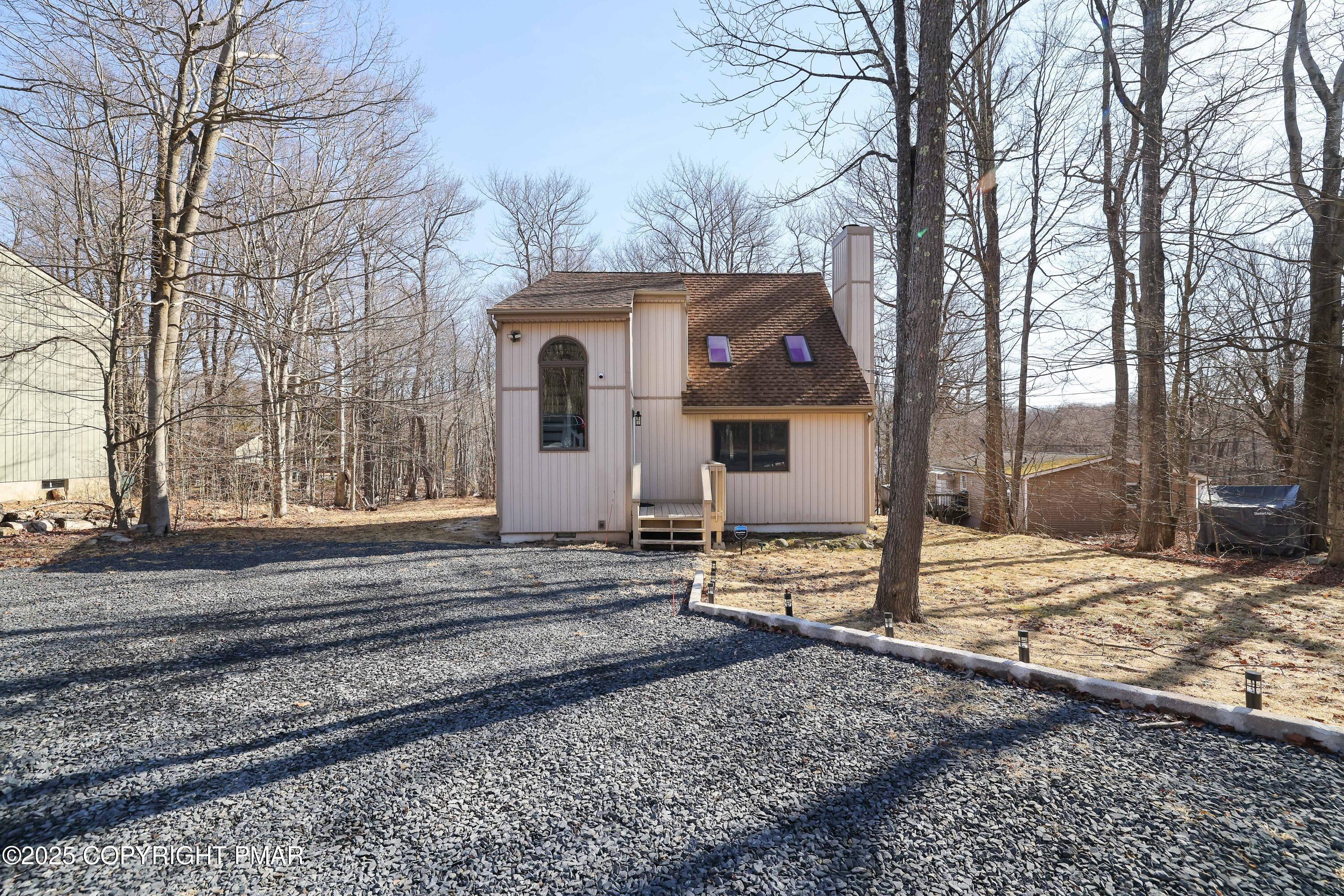 Rosemont Dr, Tobyhanna, PA 18466