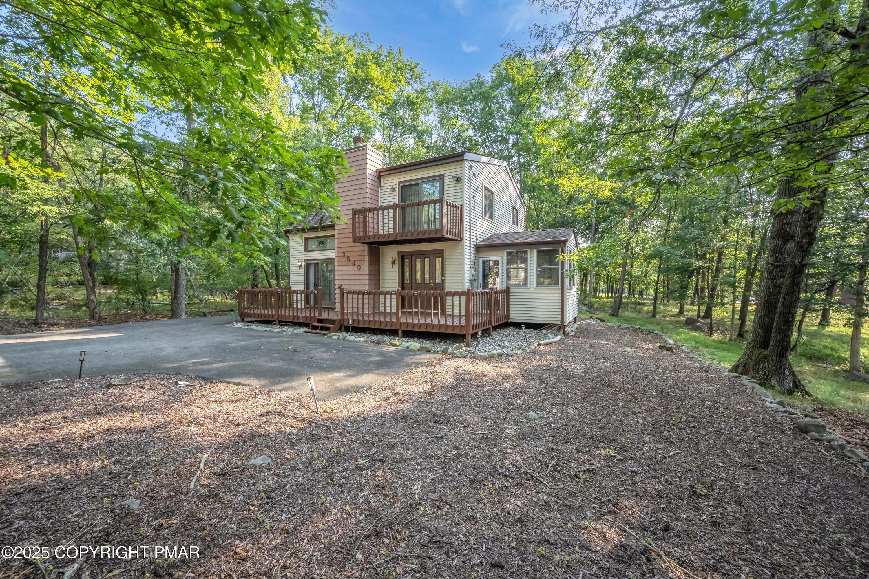 Brentwood Dr, Bushkill, PA 18324