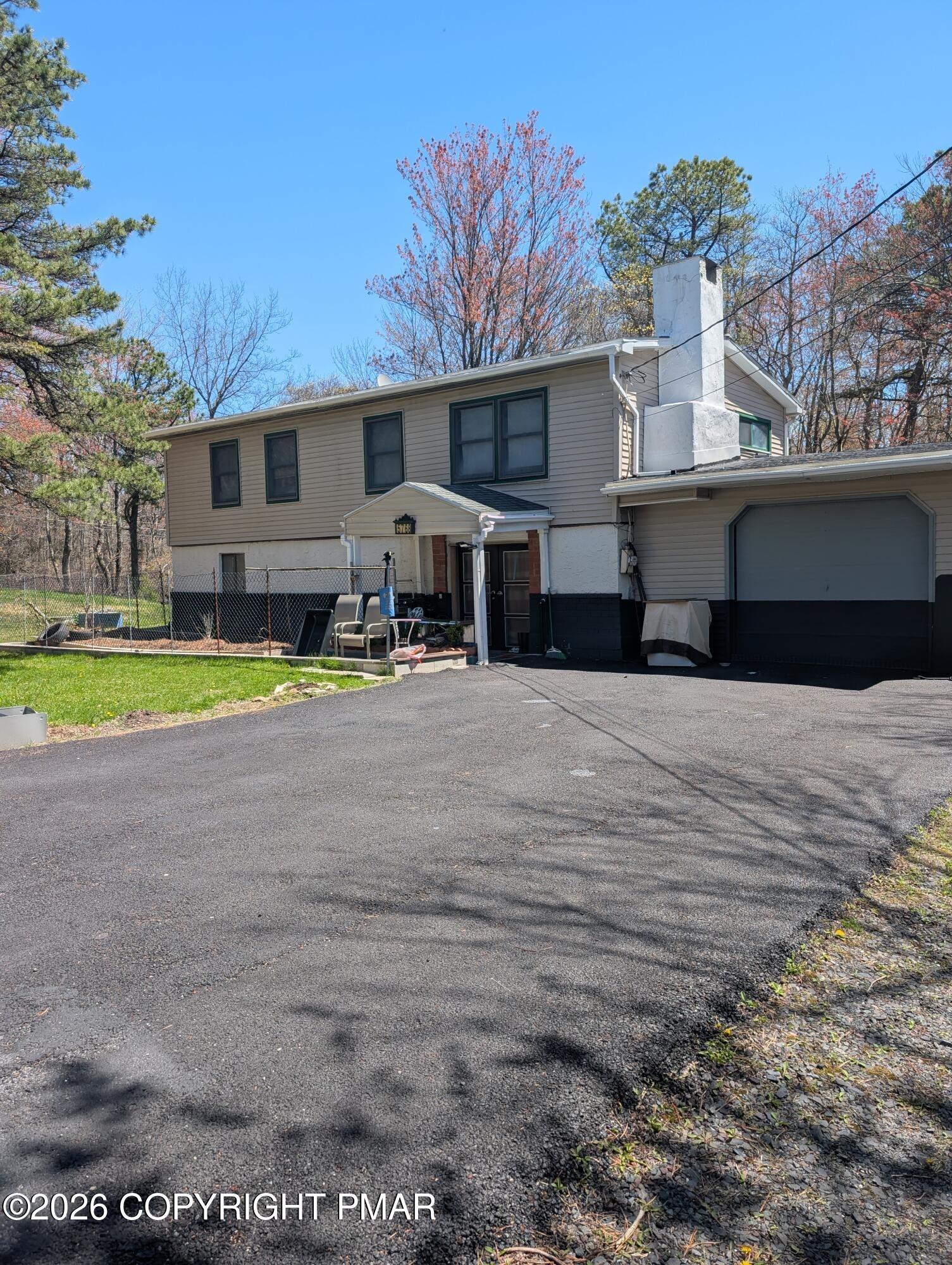 Clover Rd, Long Pond, PA 18334
