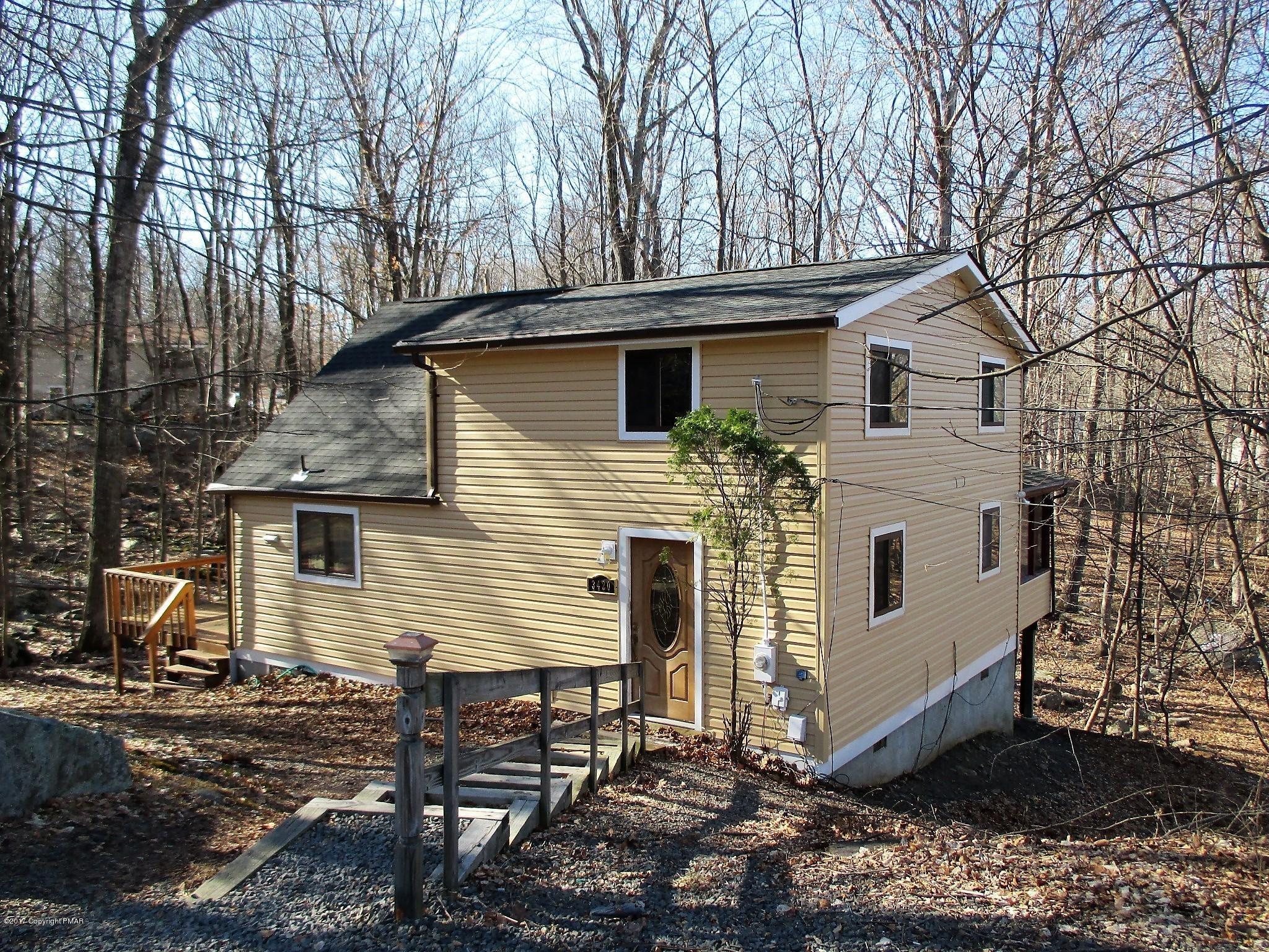 Crestwood Dr, East Stroudsburg, PA 18301