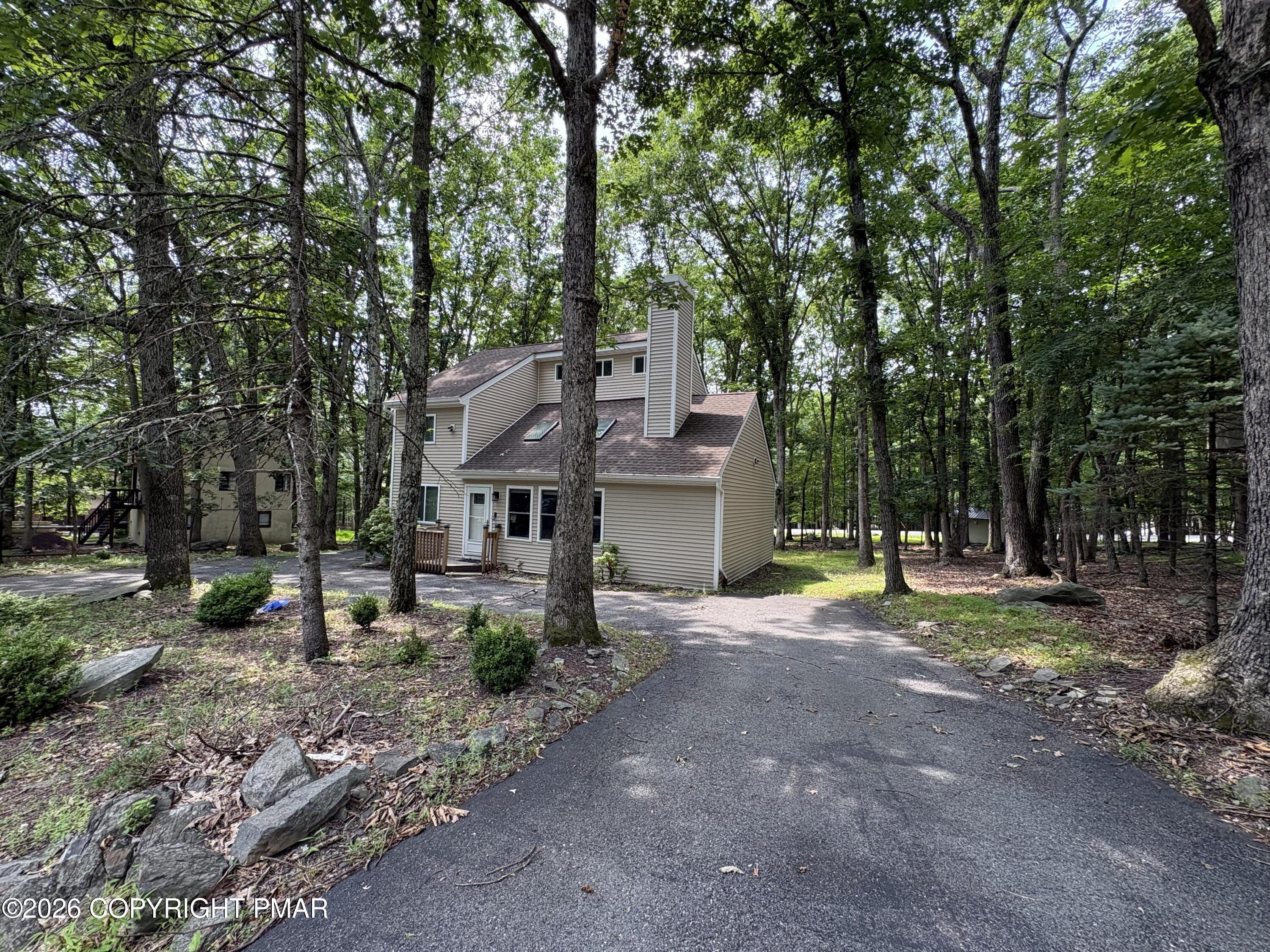 Hyland Dr, East Stroudsburg, PA 18301
