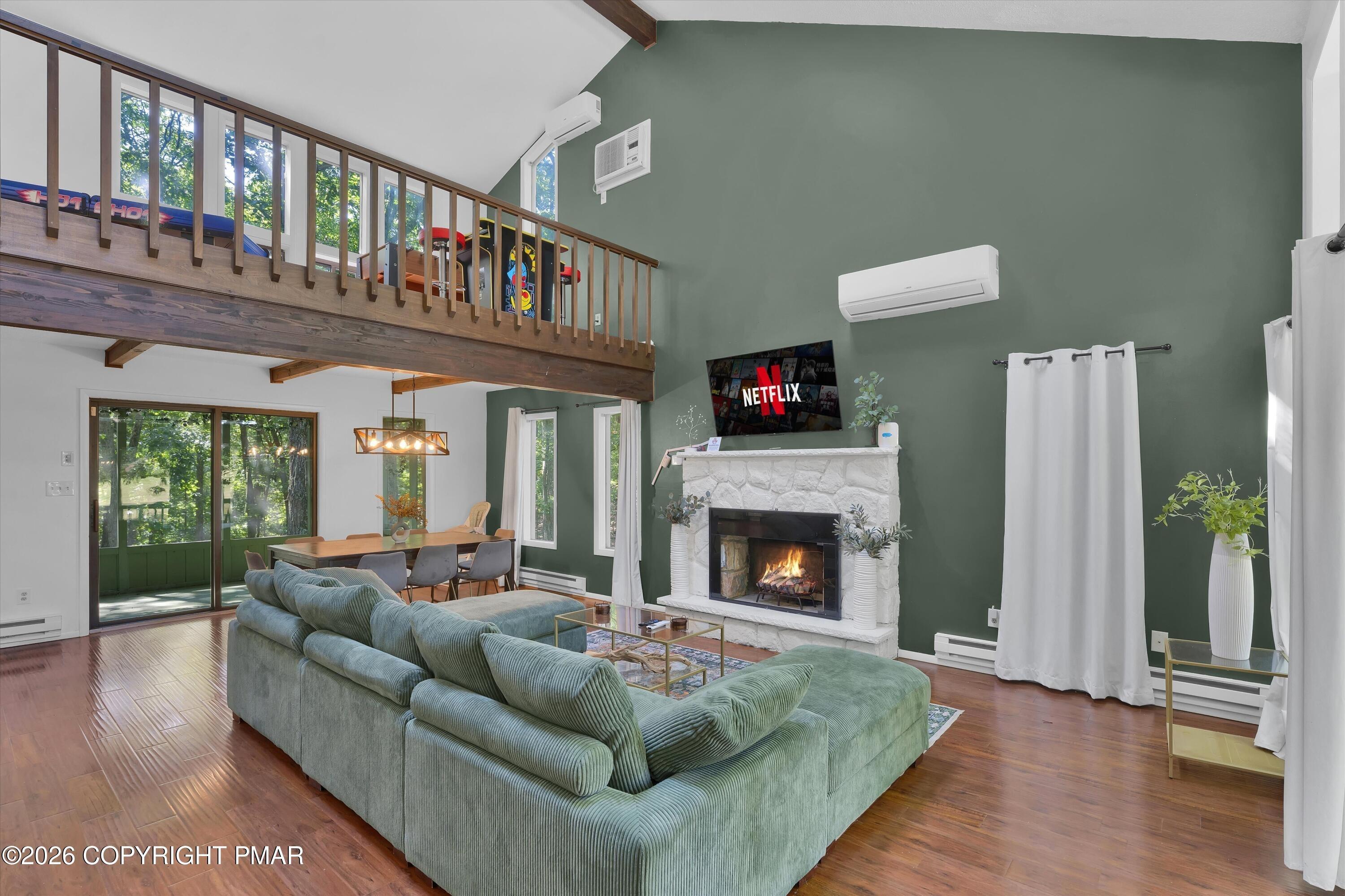 Robinwood Ter, East Stroudsburg, PA 18301