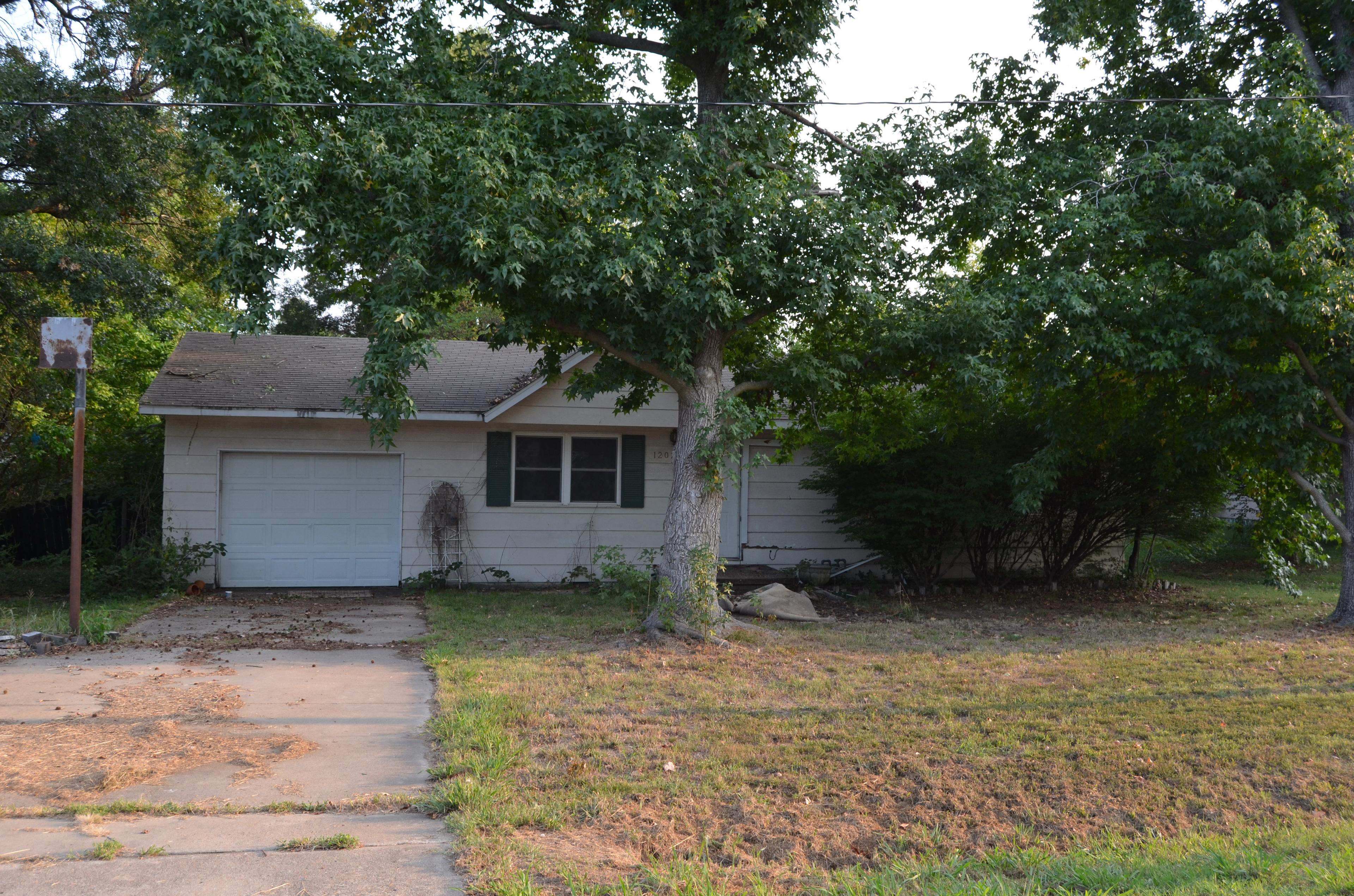 E 11th St, Lamar, MO 64759