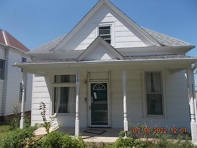 N Walnut St, Avoca, IA 51521