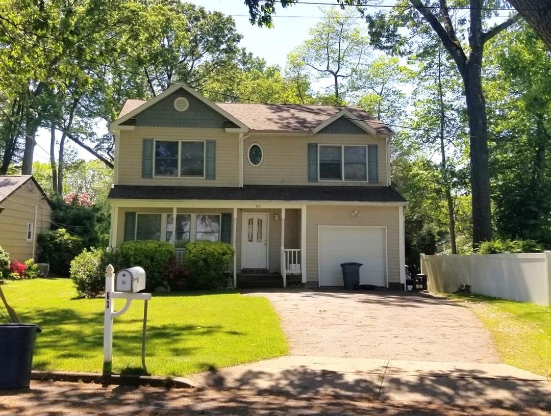 Oak Ave, Huntington Station, NY 11746