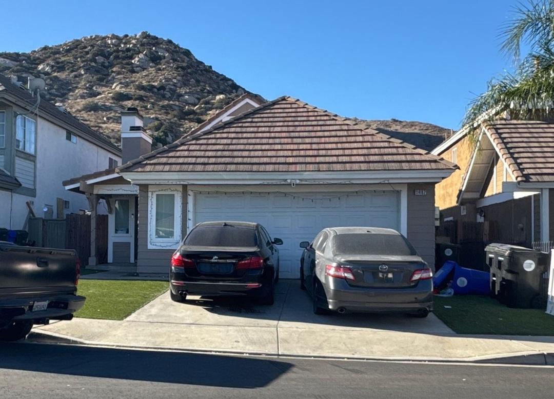 Hideaway Ln, Fontana, CA 92337