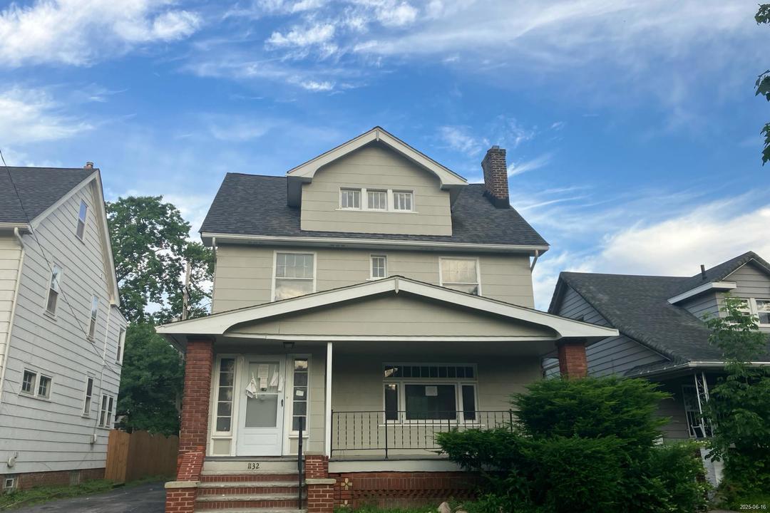 Oxford Rd, Cleveland, OH 44121