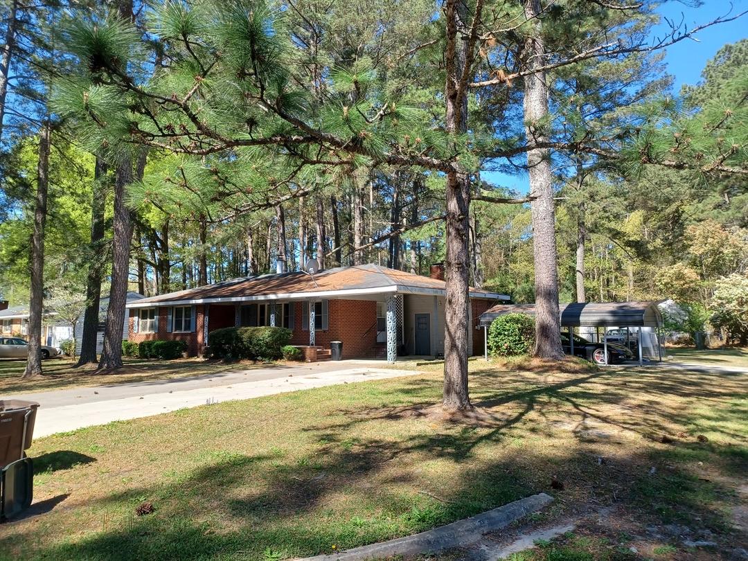 S Pitt St, Farmville, NC 27828