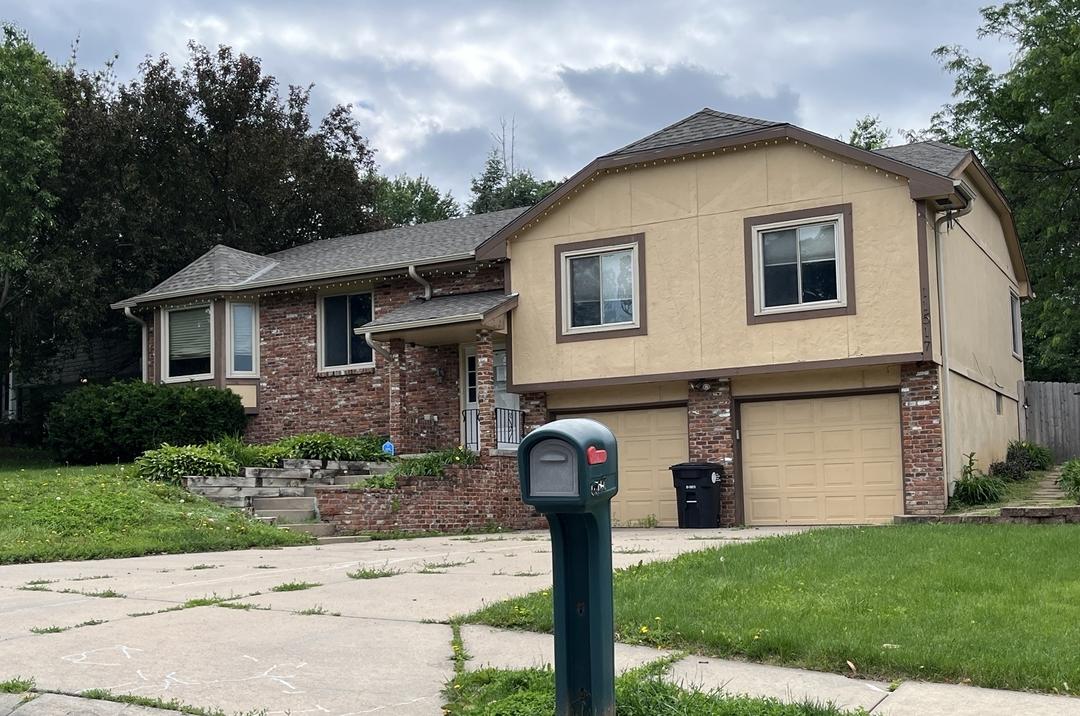 Ruggles Cir, Omaha, NE 68164