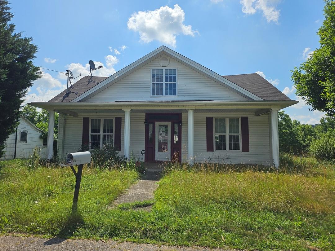 High St, Buffalo, WV 25033