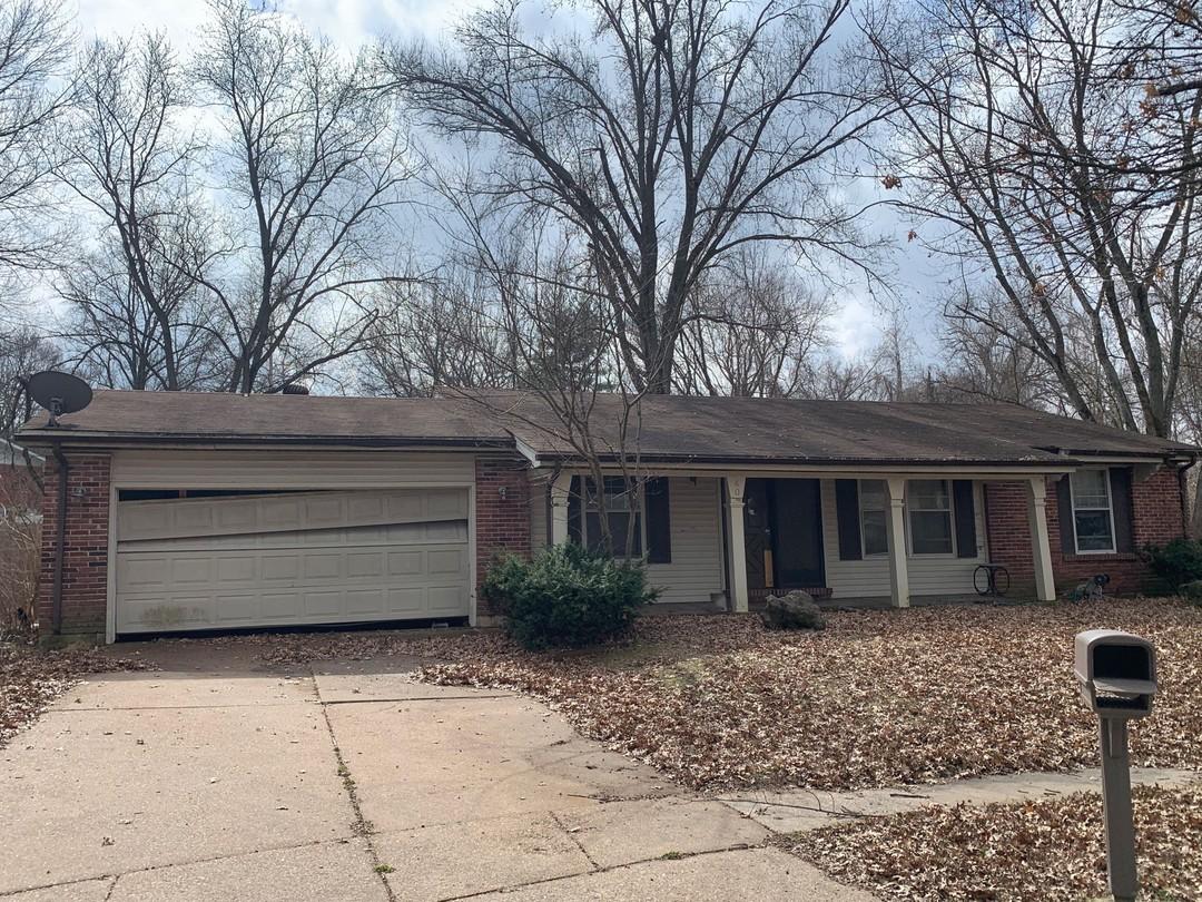 Hiddenbrook Dr, Black Jack, MO 63033
