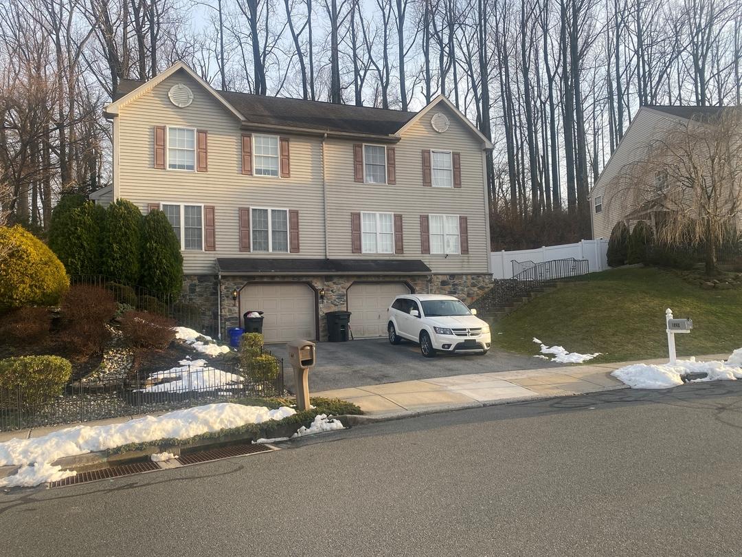 Huron Dr, Reading, PA 19608