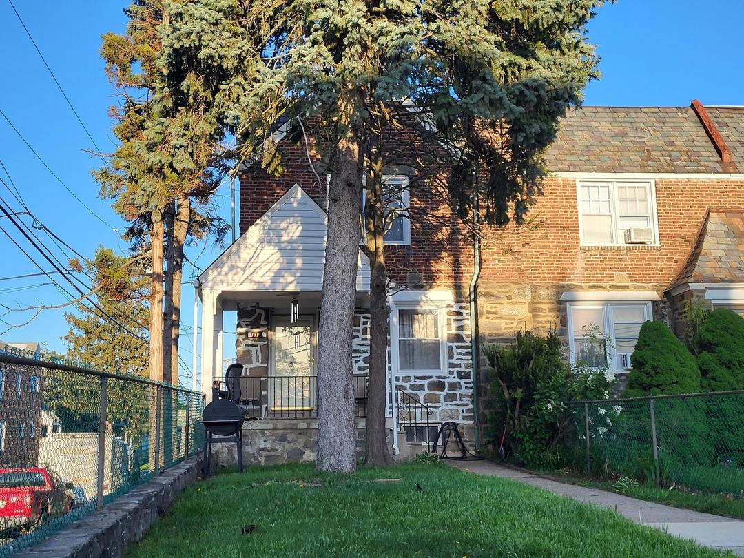 Saint Laurence Rd, Upper Darby, PA 19082
