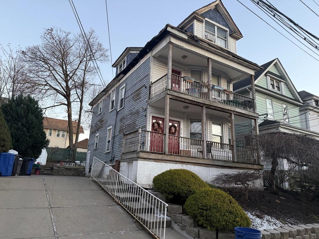 Treadwell Ave, Staten Island, NY 10302
