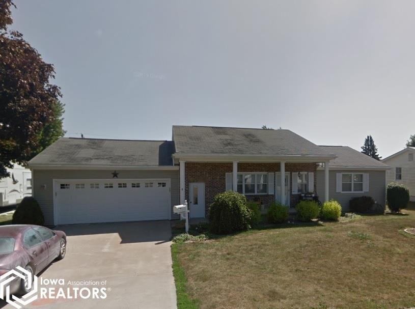 Maple Dr, Mediapolis, IA 52637