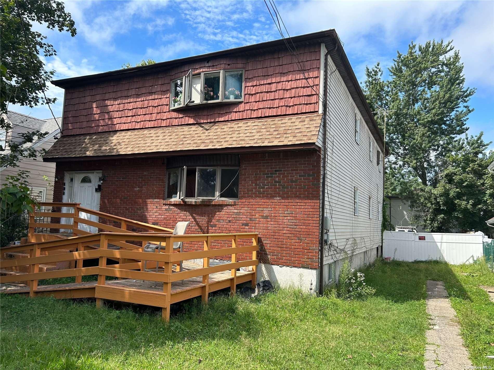 Roman Ave, Westbury, NY 11590