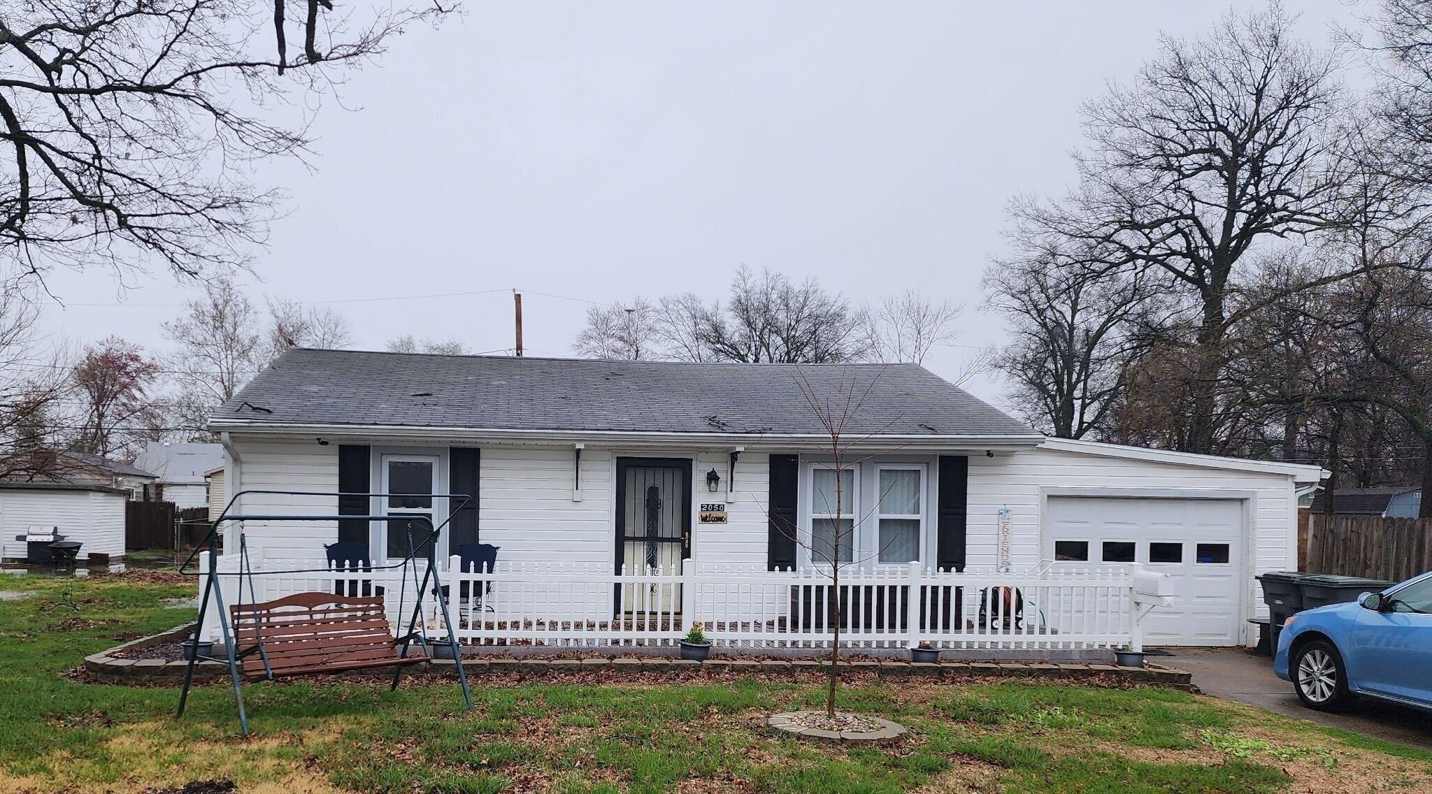 Ridgeway Ave, Evansville, IN 47714