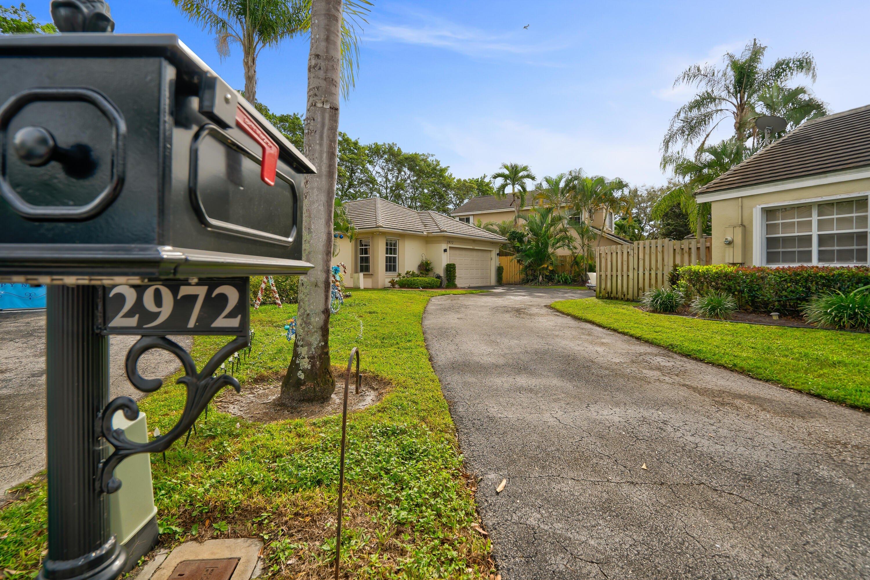 Tall Oak Ct, Davie, FL 33328