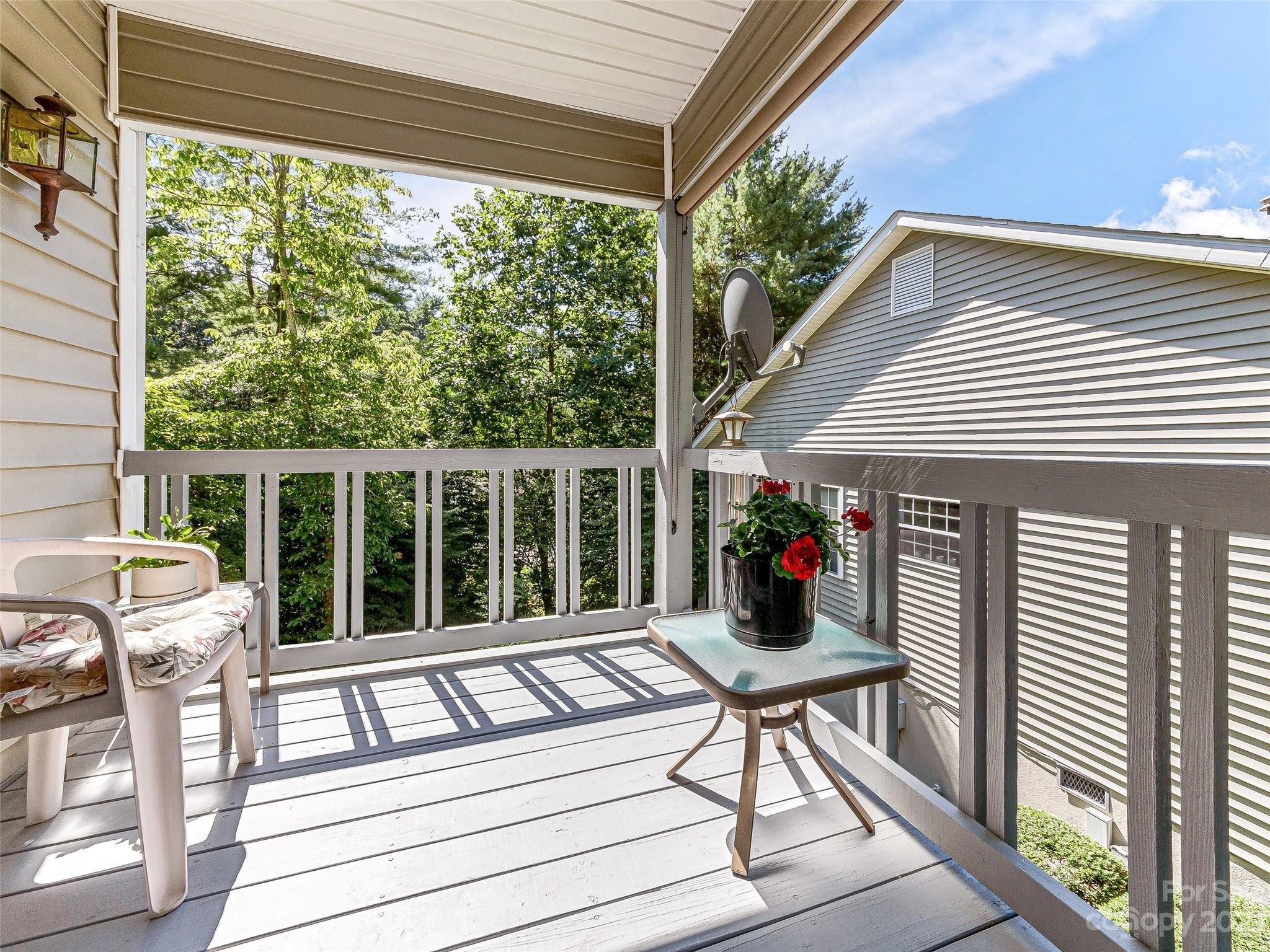 E Park Pl, Hendersonville, NC 28791