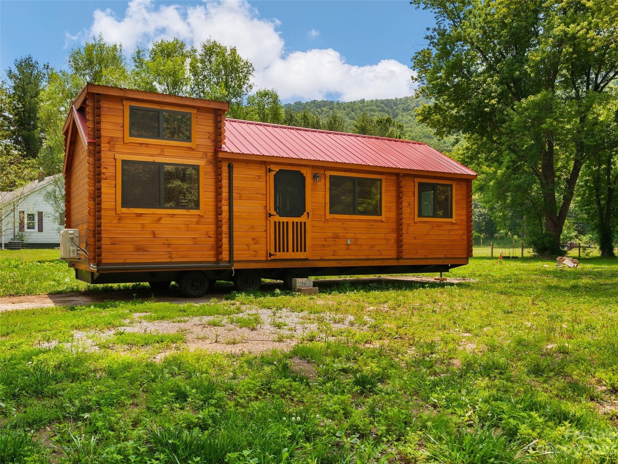 Cruso Rd, Canton, NC 28716