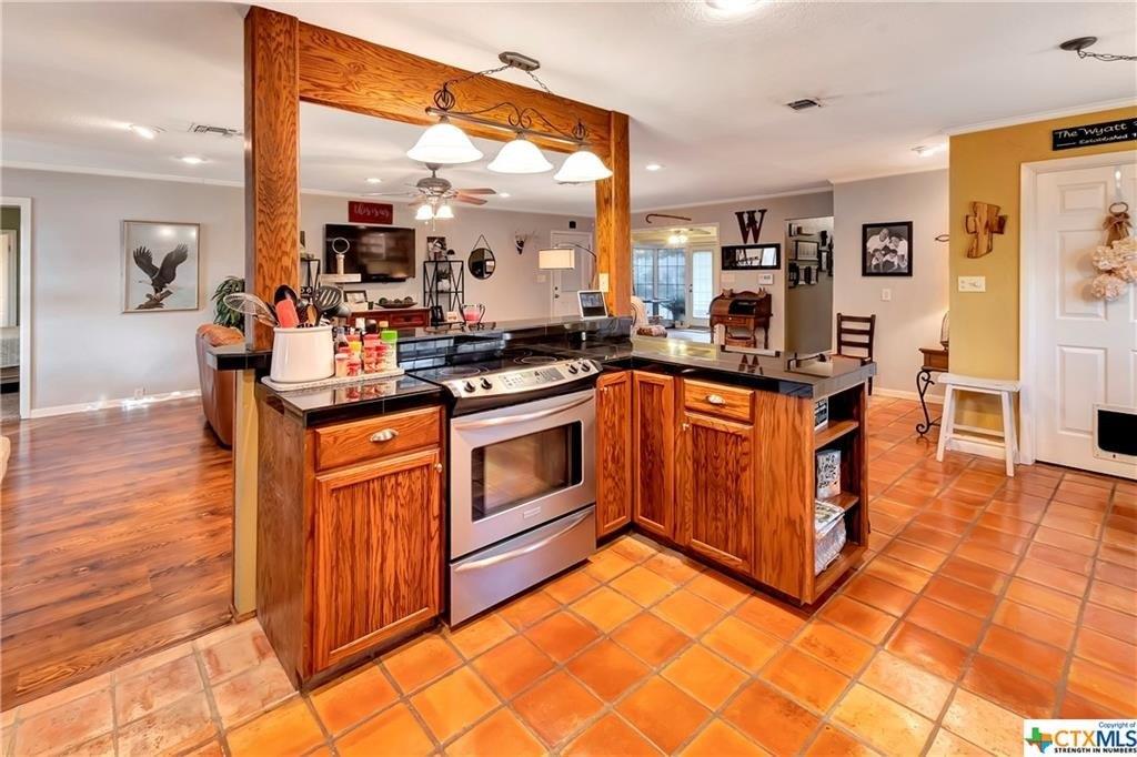 Rosewood Dr, Victoria, TX 77901