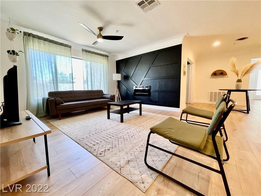 S 7th St, Las Vegas, NV 89104