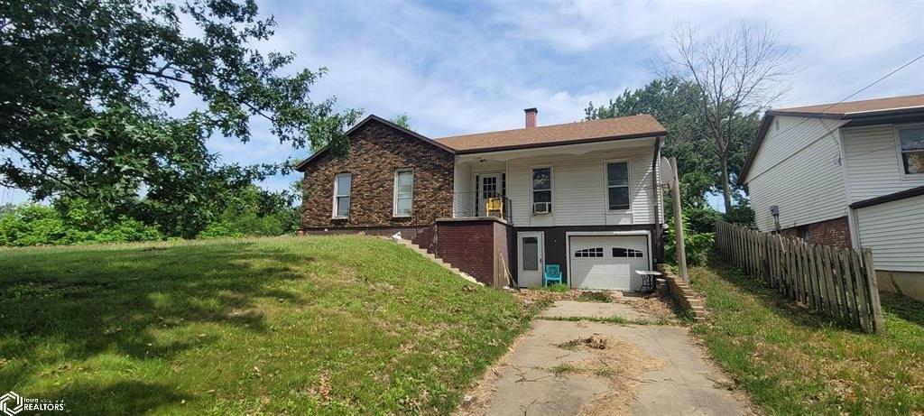 W Van Buren St, Centerville, IA 52544