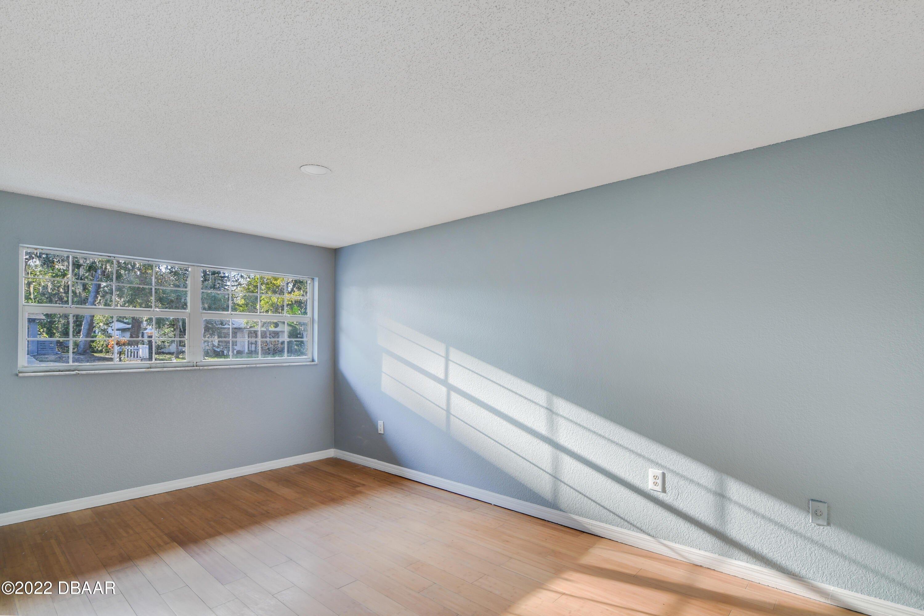 S Seneca Blvd, Daytona Beach, FL 32114