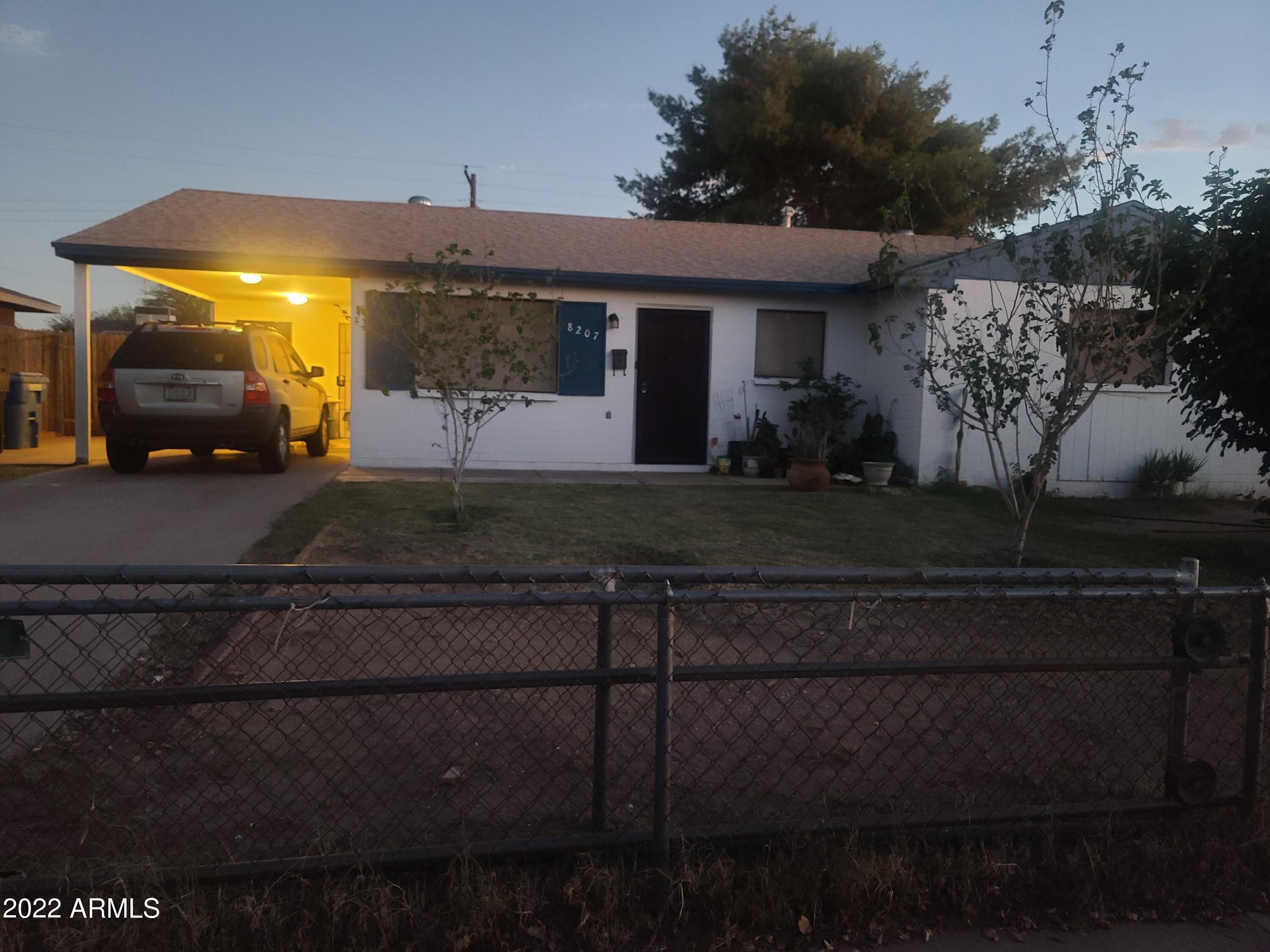 W Clarendon Ave, Phoenix, AZ 85033