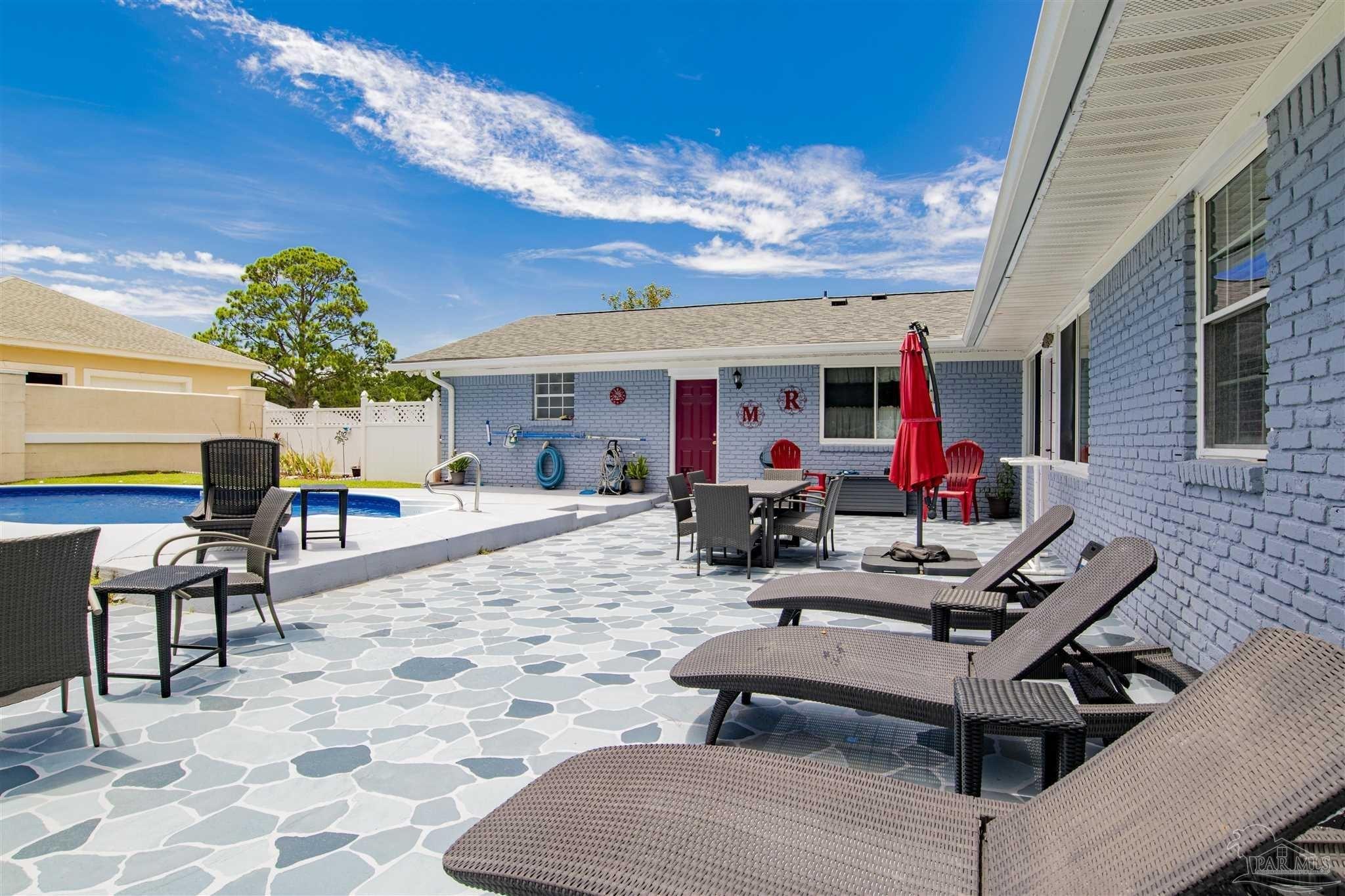 Pueblo Dr, Pensacola, FL 32507