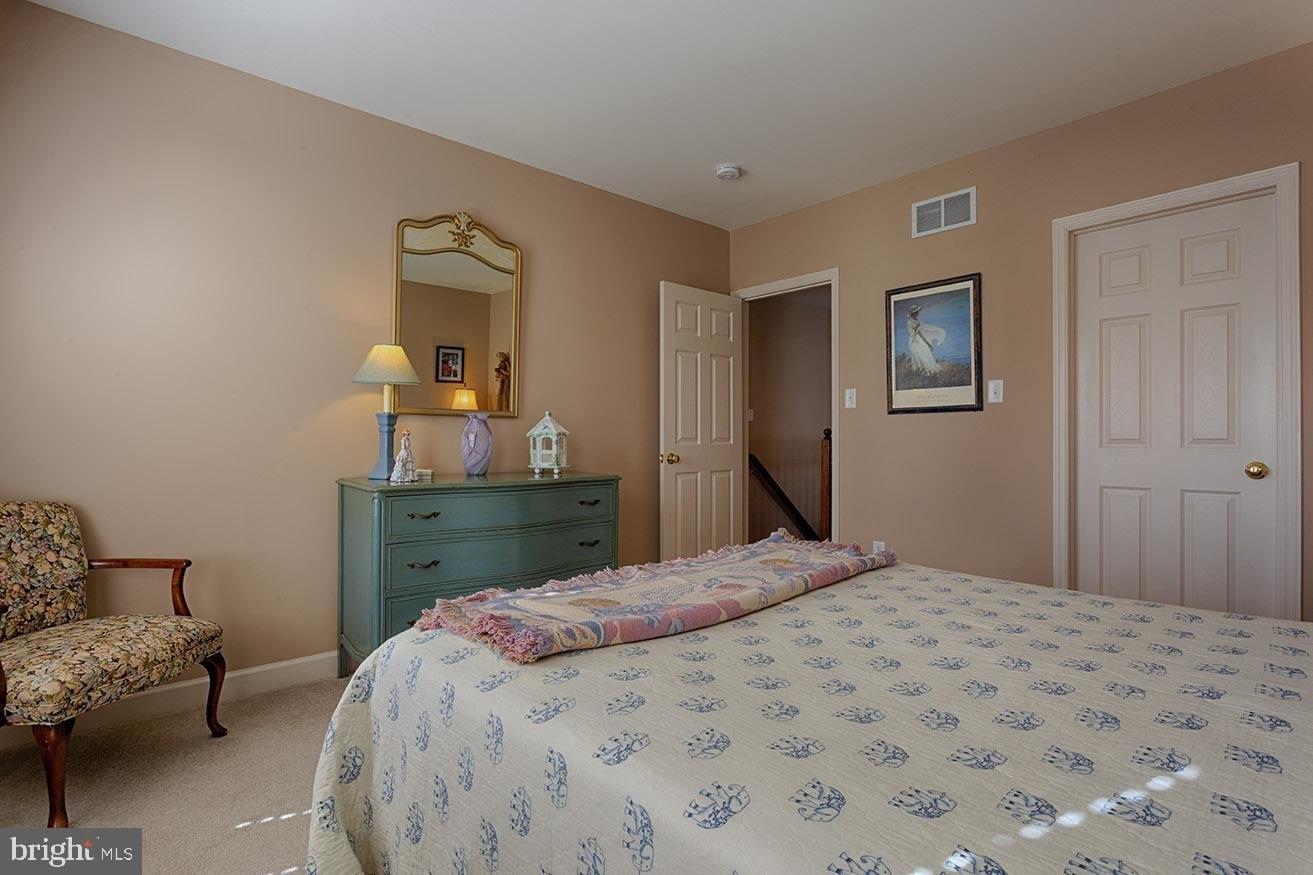 Springmont Dr, Reading, PA 19610