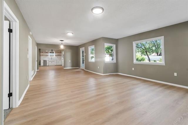 Brown Ave, Osawatomie, KS 66064