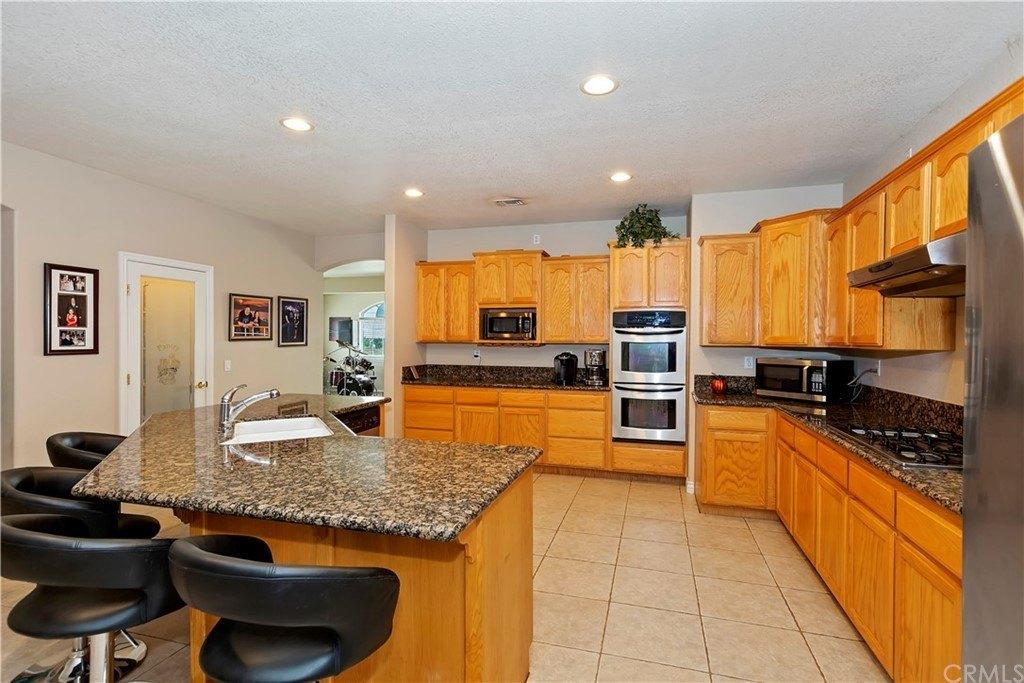 Smith Rd, Phelan, CA 92371
