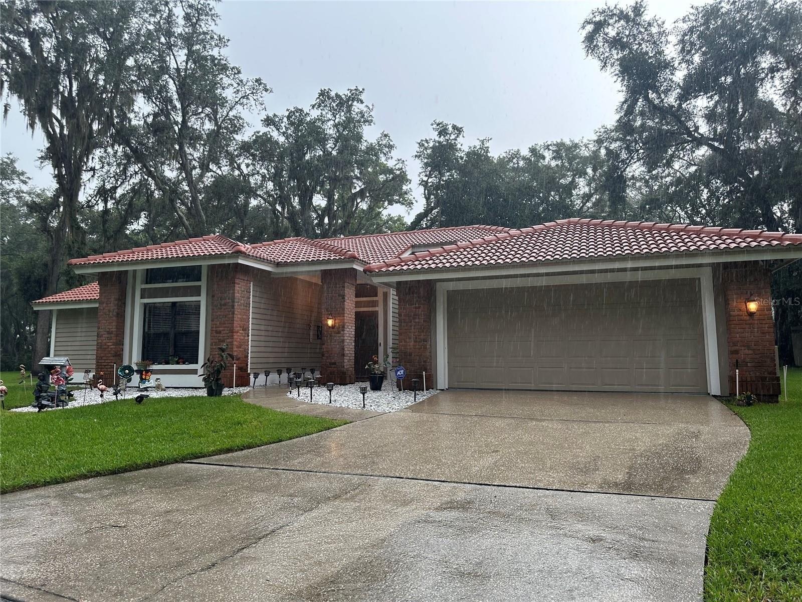 Pine Bark Ln, Wesley Chapel, FL 33543