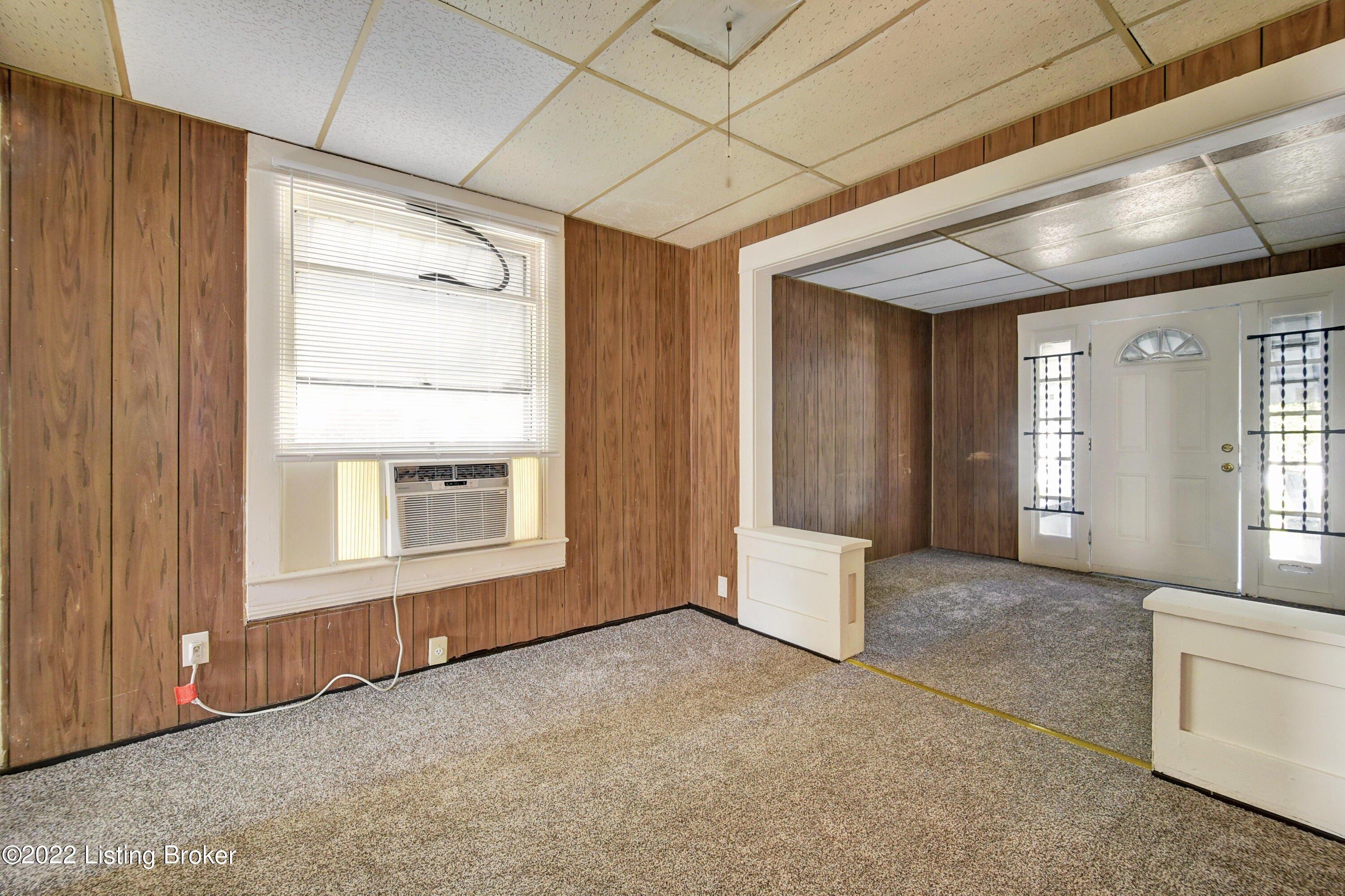 S 32nd St, Louisville, KY 40211