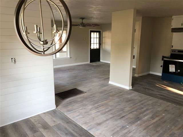 S Roland St, Bristow, OK 74010