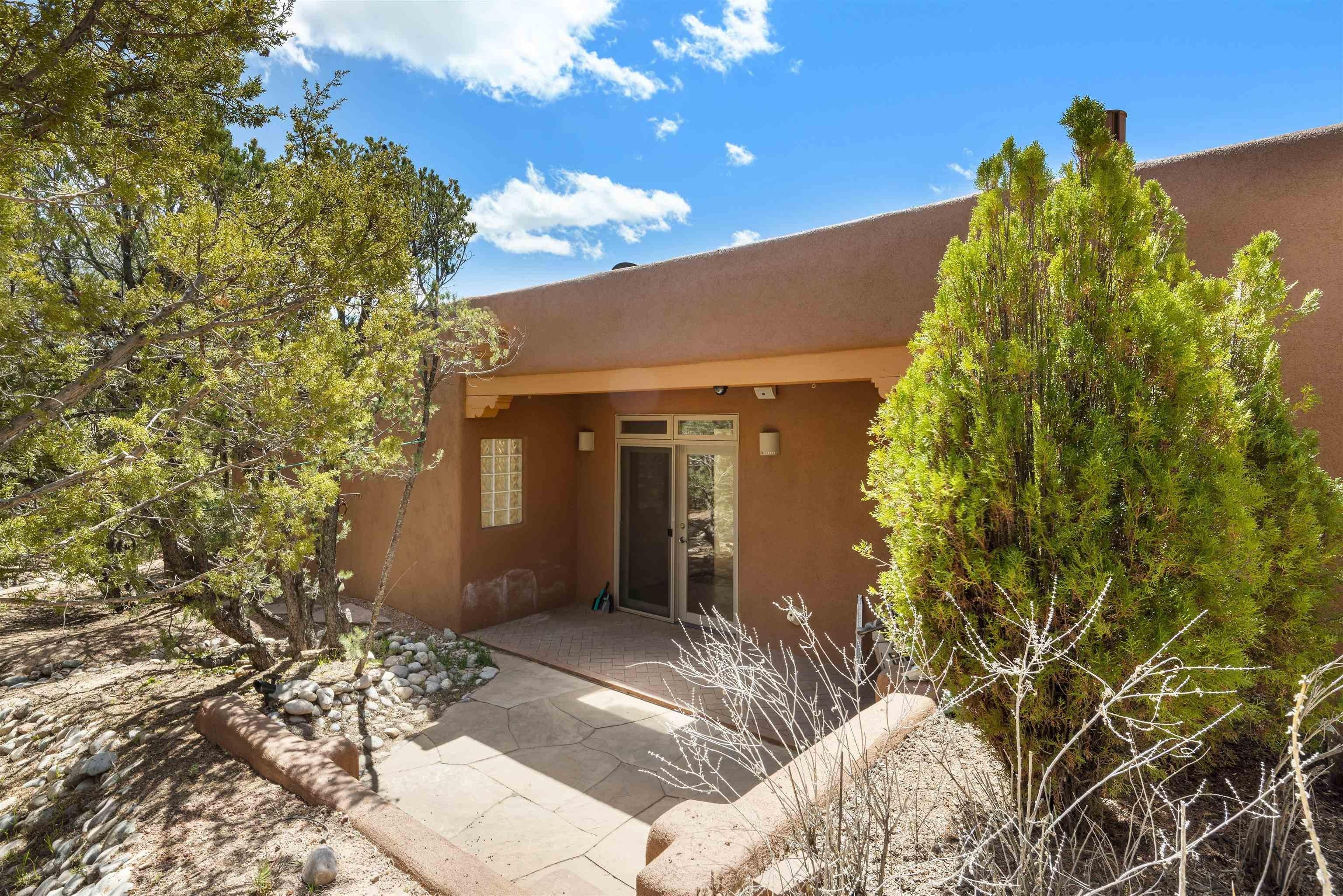 Camino Francisca, Santa Fe, NM 87506