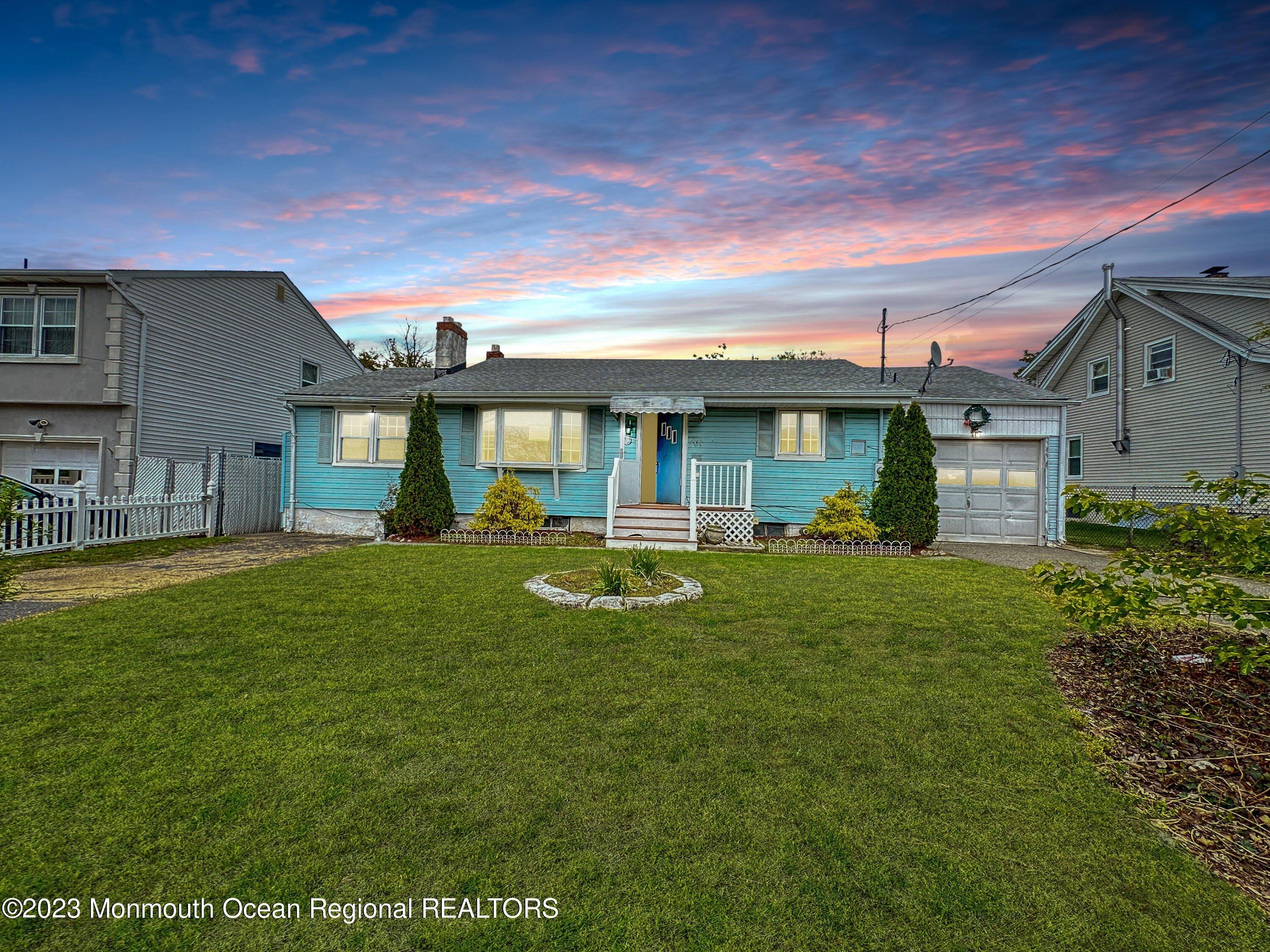 Perry St, Keyport, NJ 07735