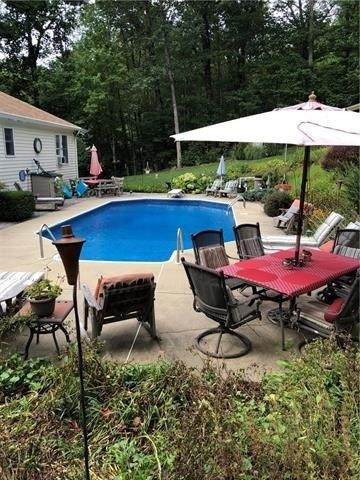 Shady Oaks Dr E, Saylorsburg, PA 18353